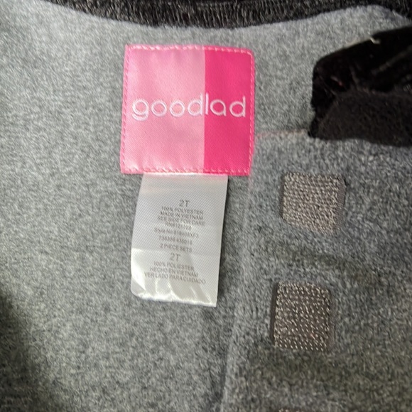 Size 2T coat and matching hat - Picture 3 of 3